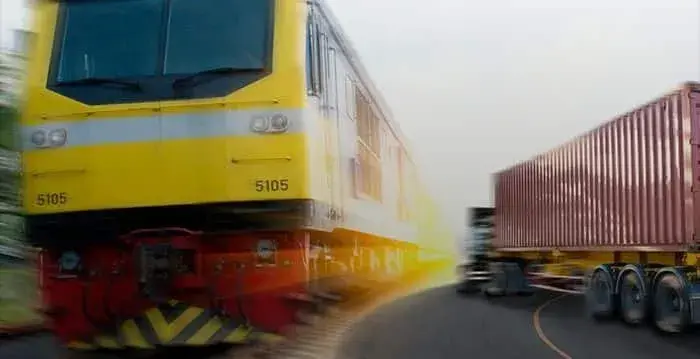 Tren amarillo a alta velocidad