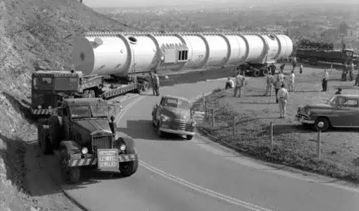 Accélérateur de particules en noir et blanc