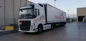 Transvolando-vrachtwagen met logo