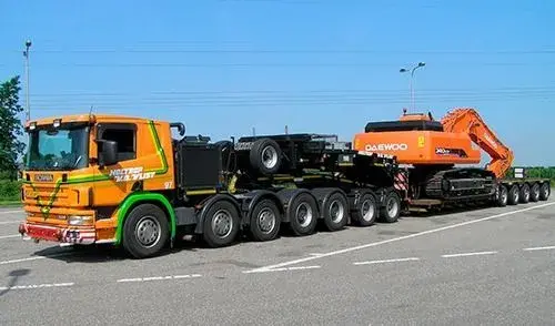 Oranje en zwarte gondelvrachtwagen