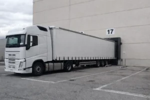 Descarga trasera en Muelle en Espana